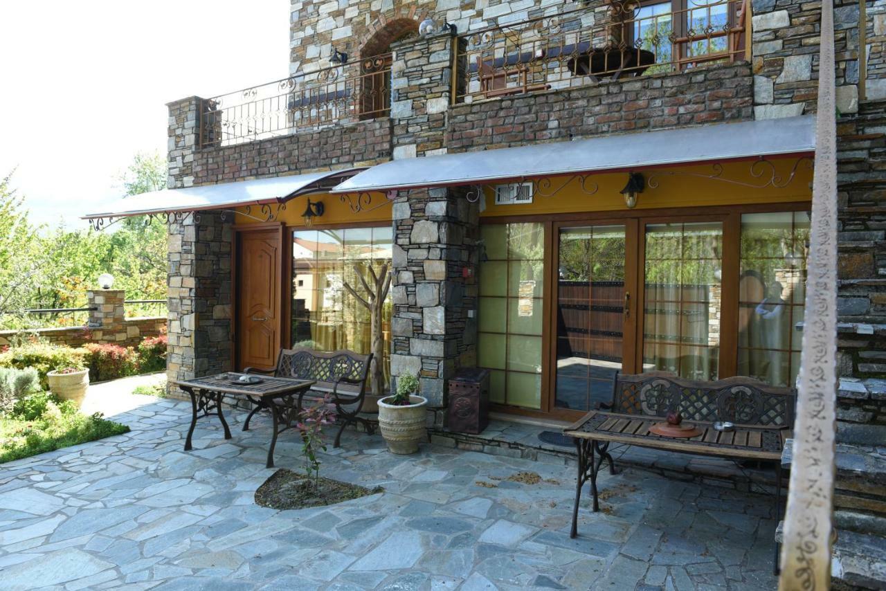 Santa Marina Guesthouse Káto Loutrákion Exterior foto